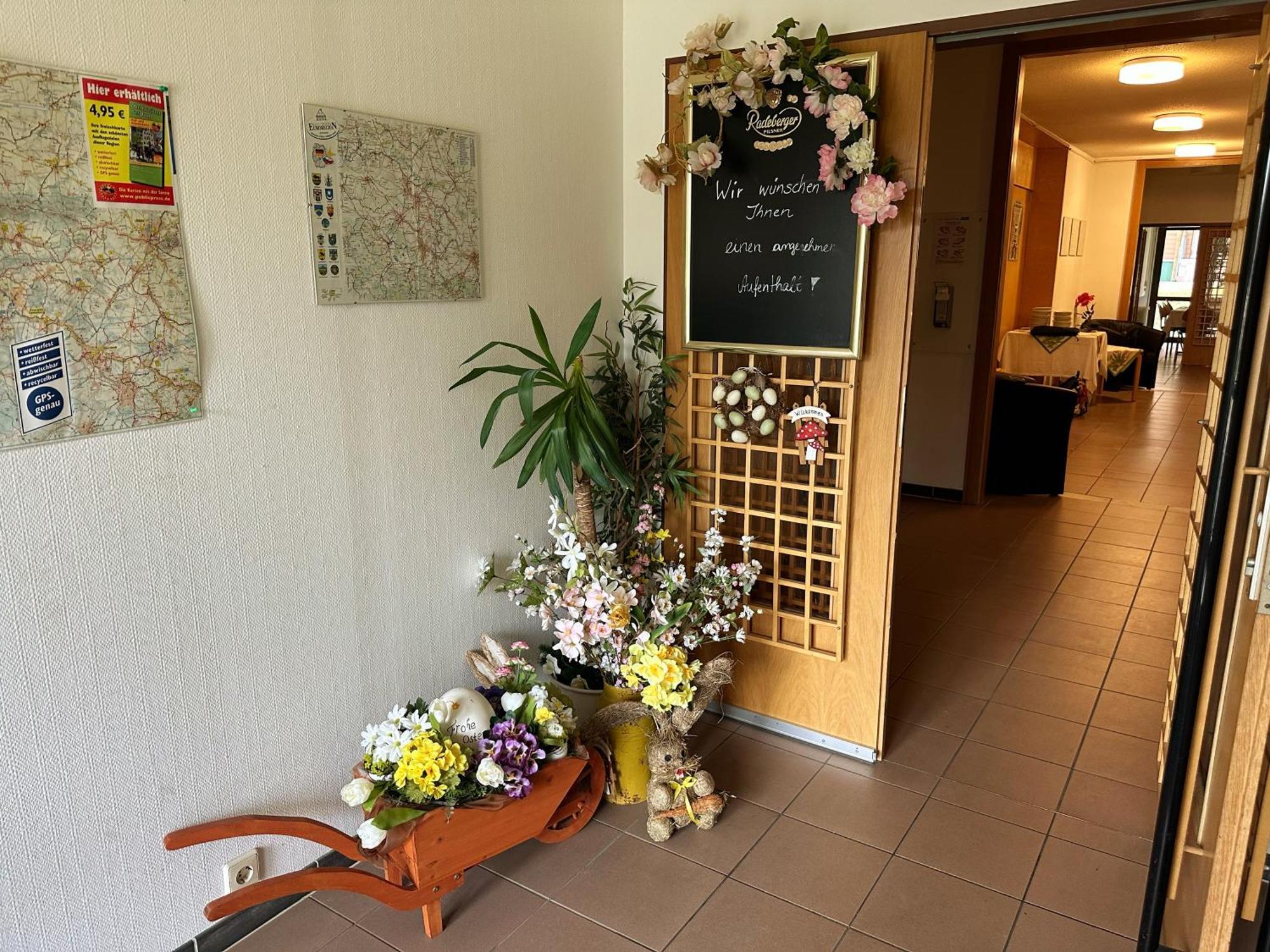 Hotel Am Laerchenberg I Fruehstueck, Wlan, Parkplatz Schirgiswalde-Kirschau Exterior photo