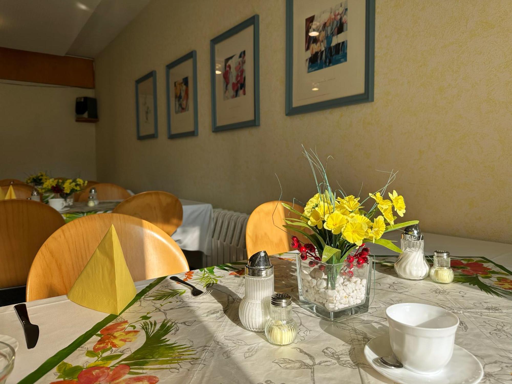 Hotel Am Laerchenberg I Fruehstueck, Wlan, Parkplatz Schirgiswalde-Kirschau Exterior photo